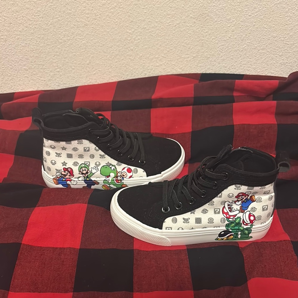 NWOT Black and White High-Top Sneakers Super Mario